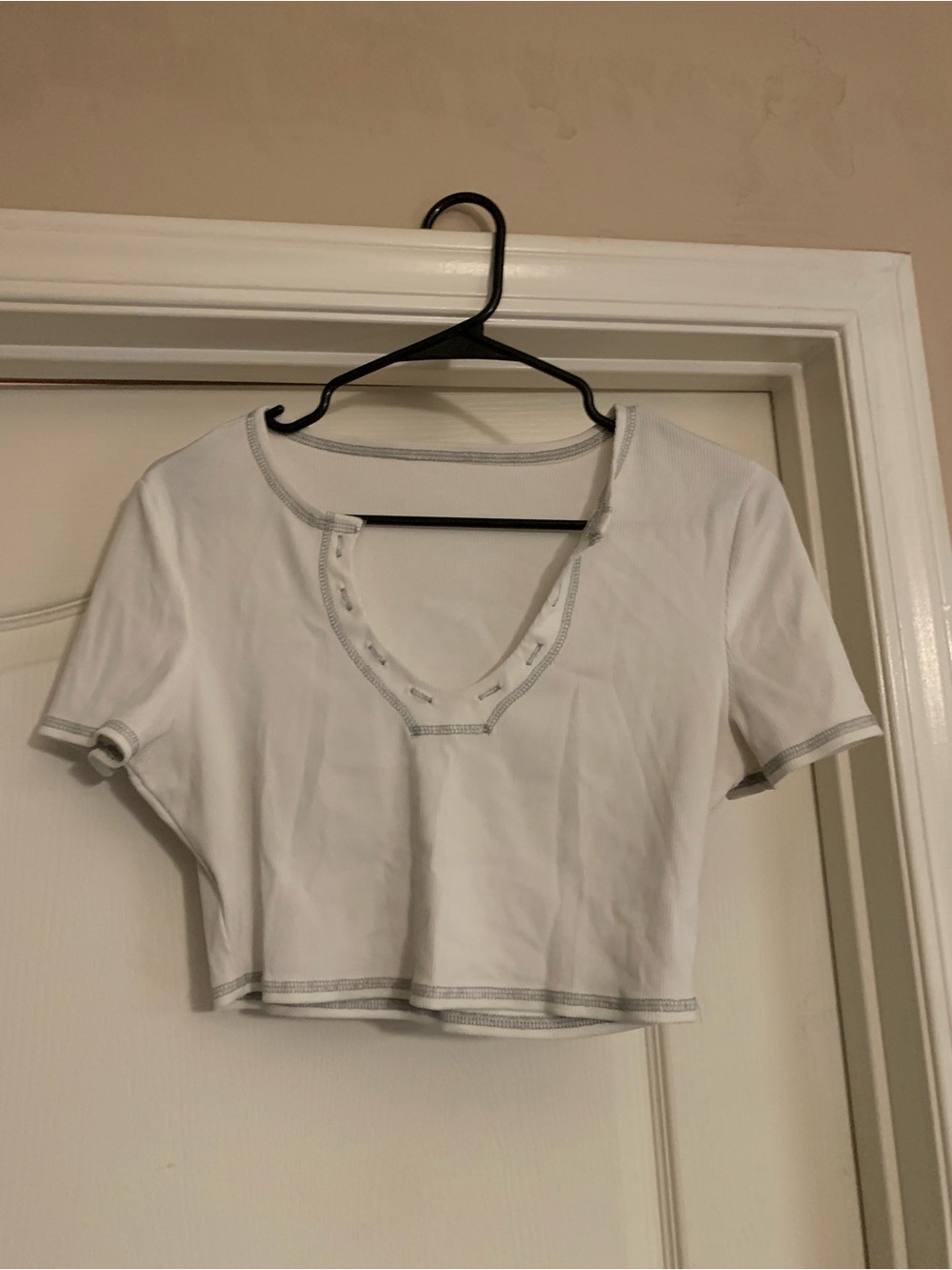 SHEIN White Cropped V-Neck Tee with Gray Contrast Stitching